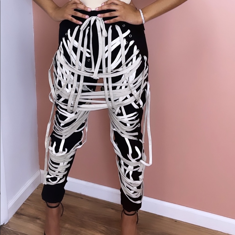 String pants - Picture 4 of 6